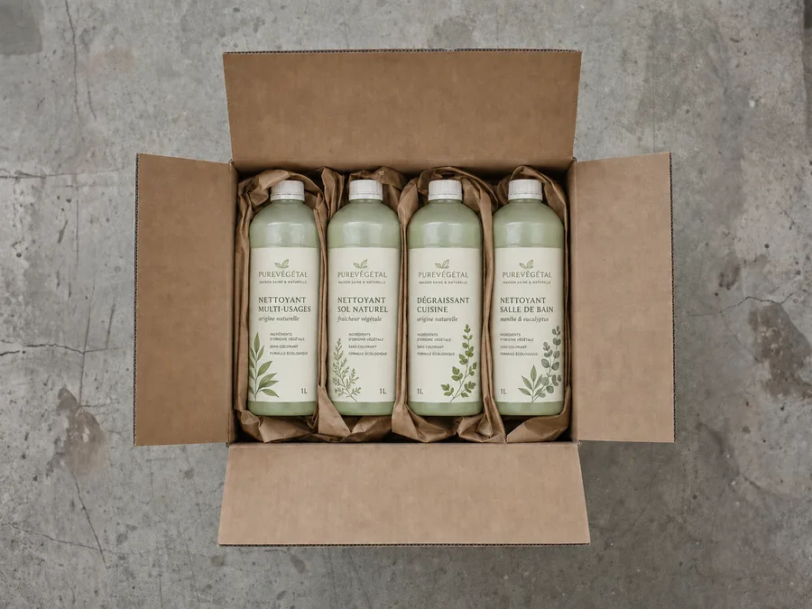 Carton de quatre nettoyants écologiques de 1 L conditionnés en marque blanche, gamme complète prête à la revente
